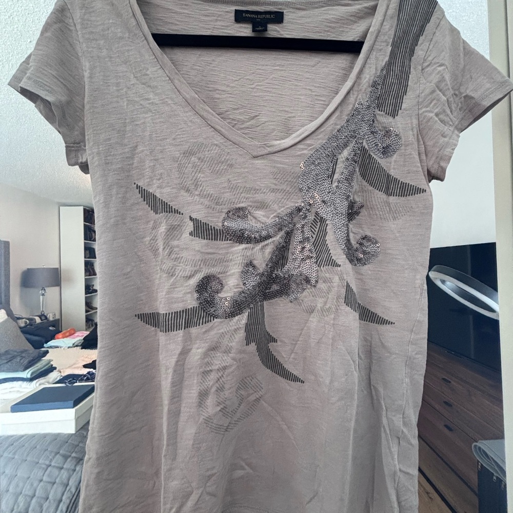 Banana Republic Grey Short-Sleeve V-Neck Tee with Sequin Flourish